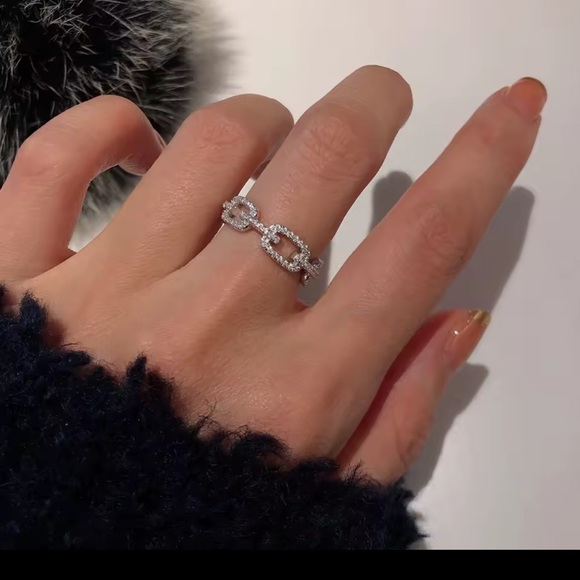 Move Uno Elegant Silver Chain Link Ring - Picture 1 of 12